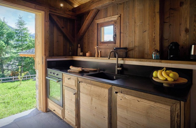 Petit Mazot La Chandelle - romantic mountain stay for 2 - OVO Network