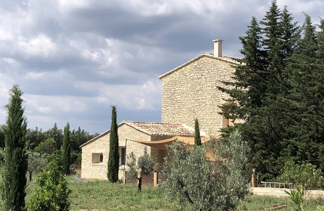 Petite Maison de Pierres au Coeur des Champs