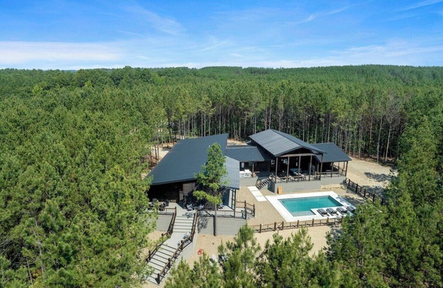 Pets | Heated Pool | Game Room | Sleeps 36
