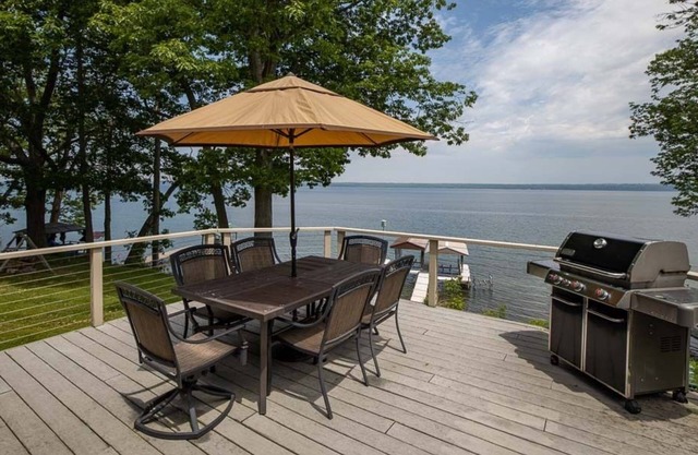 Phil's Paradise at Perry Point: Pet Friendly + Seneca Lake Wine Trail Retreat!