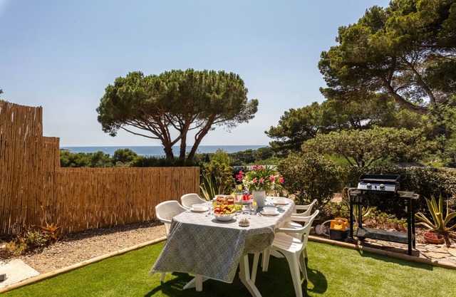 Photinia, mobile home with sea view