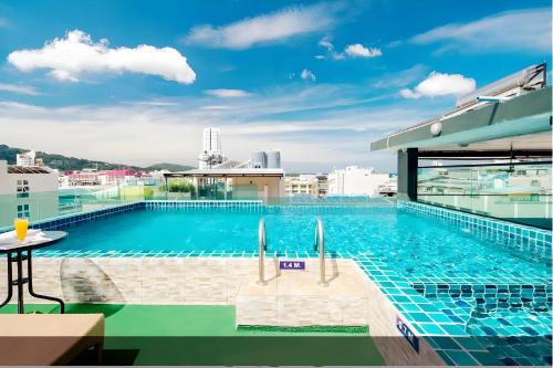 Phuket Patong Buri Resort