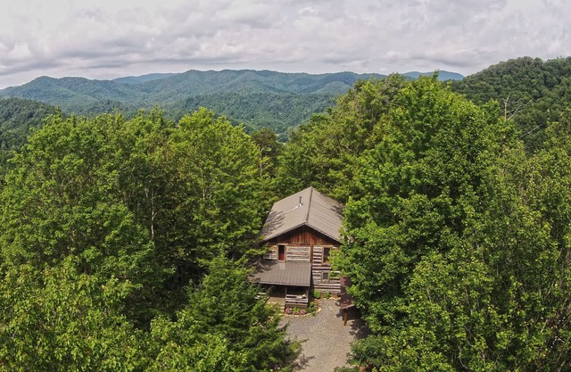Picturesque 16 acre Private Mountain Property - Two Cabins + bonus Cottage Suite
