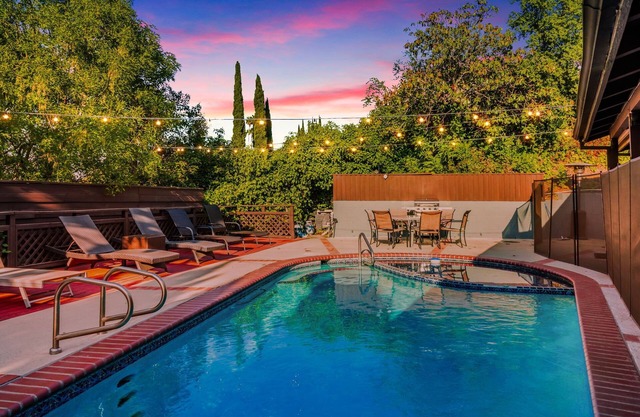 Picturesque Laurel Canyon Home w/Heated Pool/Spa