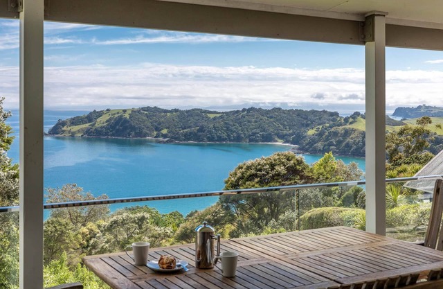 PIEMELON BAY VIEWS | Coast & Country | WINTER DEAL - Stay for 3, Pay for 2