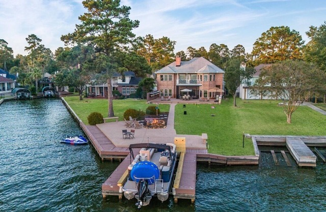 Pine Arbor · Lake it easy! — Fish, Kayak, Yard, Boat, Sleeps 20