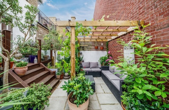 Pine Glow Perfection, by Veeve