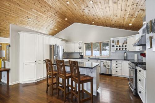 Pine Lodge