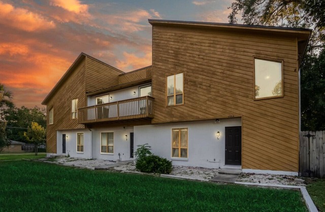 Pine & Petals Place in Jacksonville