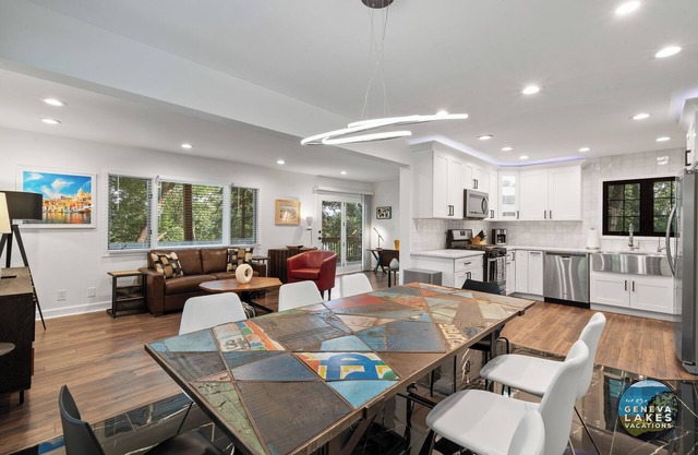 Pine Point | Modern | Pier |Lake Mary| Fire Pit| Artsy| Lakehouse| Grill | Walk to Lake