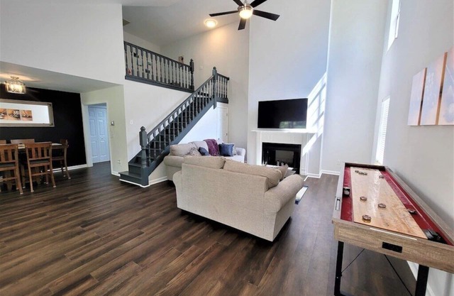 Pinehurst Manor - Beautifully renovated 2B/2B Townhome