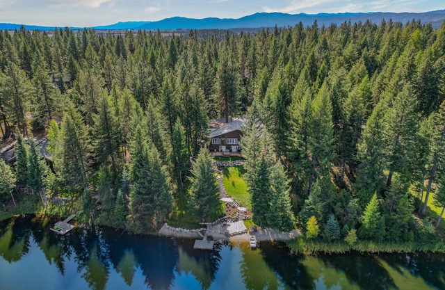 Pines on the Pond - Large home on Rio Vista Pond with dock, hot tub, amazing views