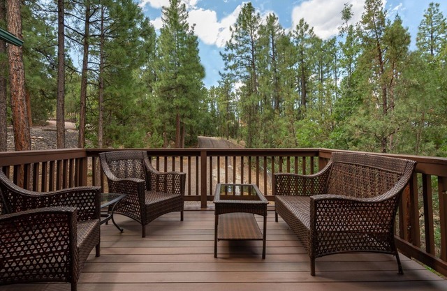Pinetop Paradise - Cozy Cabin Near Woodland Lake