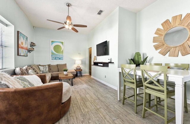 Pink Dolphin | 1 Blk to Beach | Close to Mayo