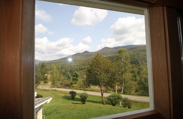 Pinnacle View Apt - Spectacular scenery Main Street Ski Hills a few minutes away