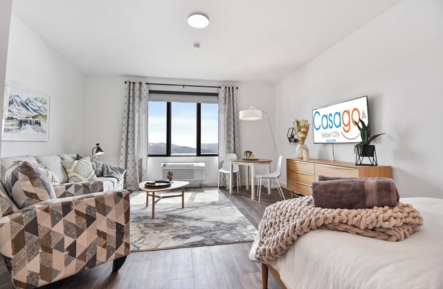 Pioche at New Deer Valley East Village, King Bed, Hot Tub, EV Charging, Bike Storage