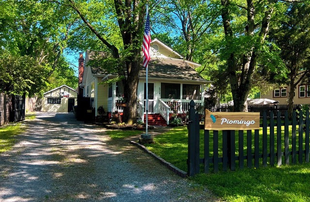 Piomingo - Minutes from Broadway, Eclectic Design, Screened patios! Best Vibe