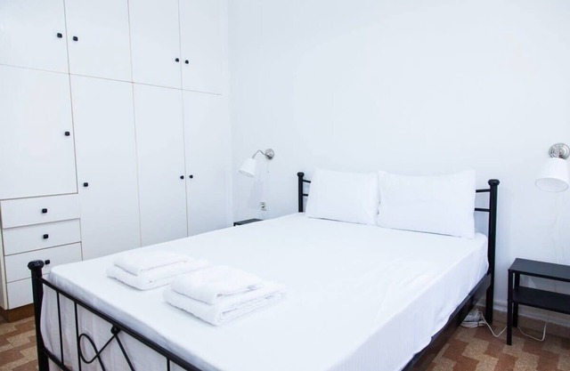 Piraeus 1 Bd Cosy Apt with Balcony