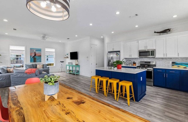 Pirate Avenue Beach House