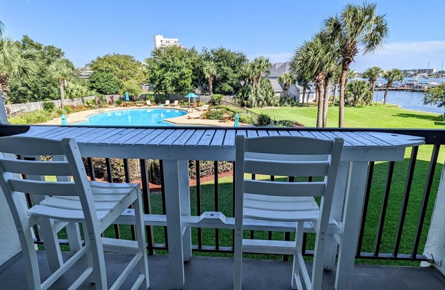 Pirates Bay B205 - Waterfront Studio w/Pool and Bay Views