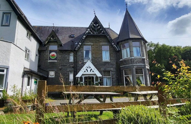 Plas Penaeldroch Manor