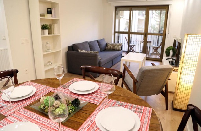 Plaza Monterrey parking opcional by Salamancavacacional