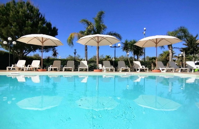 Pleasant flat with terrace, swimming pool