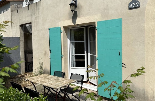 Pleasant Bright Villa With Shared Pool