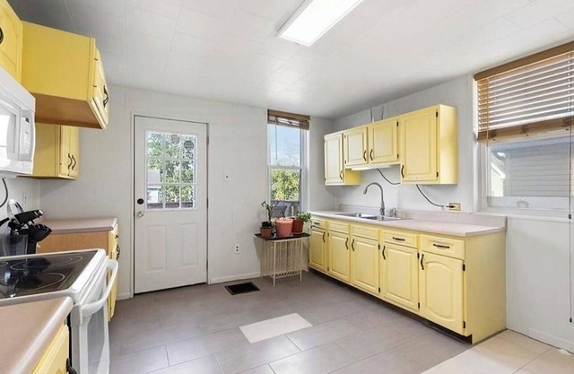 Pleasant Getaway in Avalon, PA