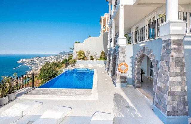 Pleasant Holiday House in Sao Goncalo with Open Fireplace