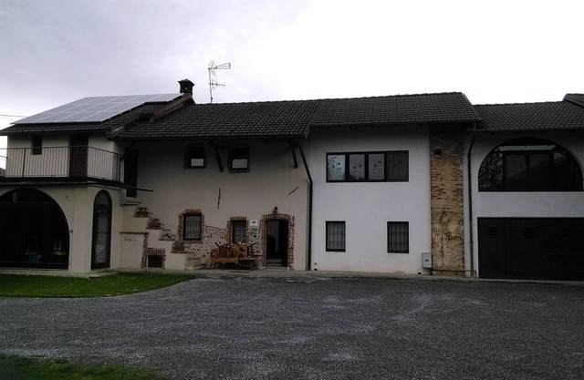 Pleasant studio apartment convenient to all the beautiful valleys and ski resorts of Cuneo