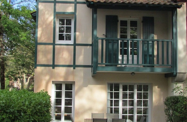 Pleasant villa close to the ocean located in the heart of the Golf of Moliets and Maa