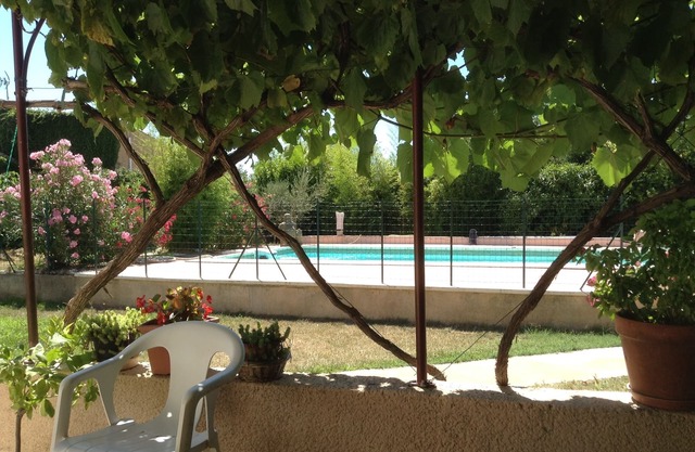 PMR villa with pool in Provence