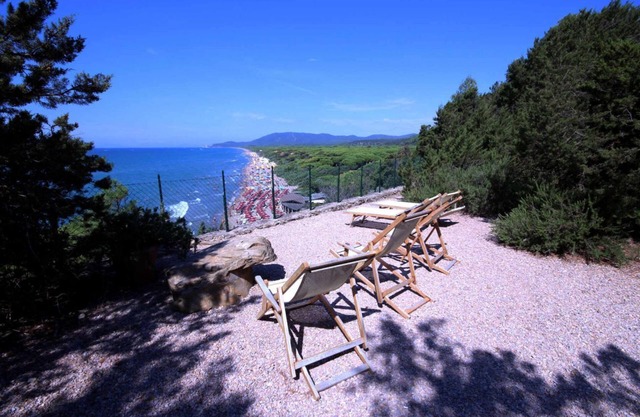 Poggettino, exclusive villa overlooking the sea
