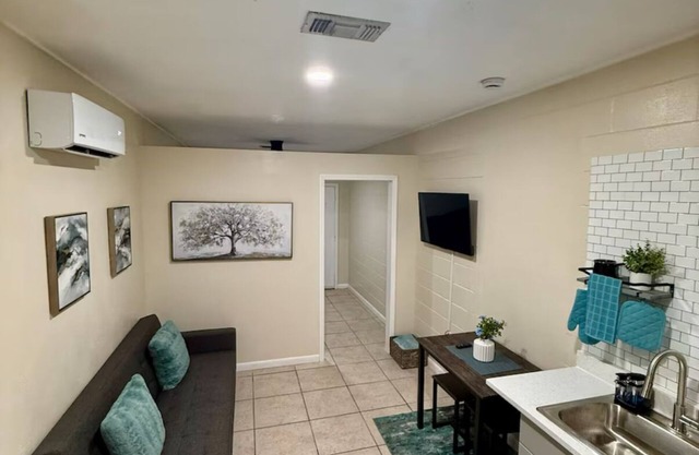 Poinsettia Place at the heart of Tampa