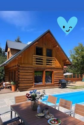 Polana Słowikowa 5 star- domek w górach z jacuzzi, sauna,basen,ogród z lasem, kominek i narty