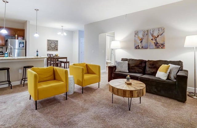 Polaris Long-Stay 2BR w/Balcony + Gym + Pool!