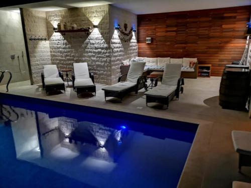 Polly Apartments with swimming pool