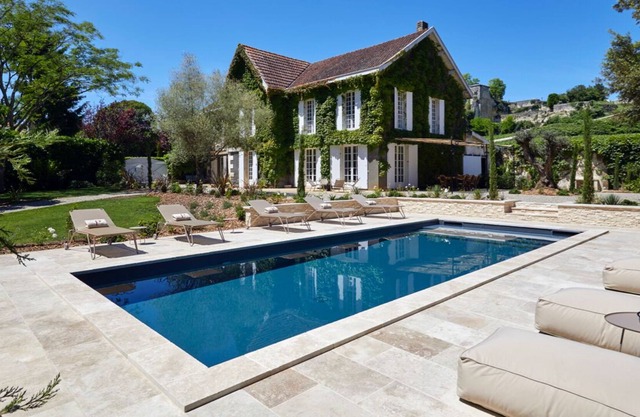 Pomœria : A luxury villa, hidden garden and pool in the village of Saint-Émilion