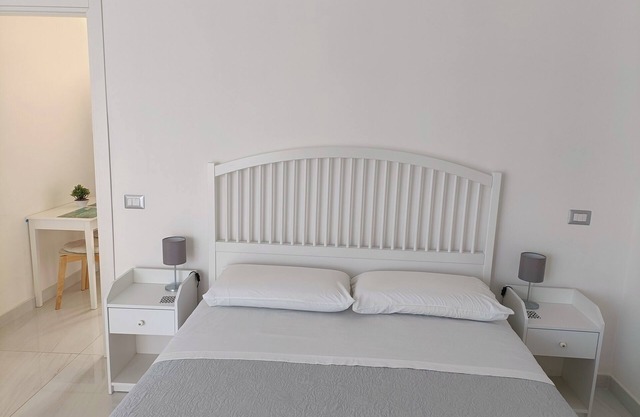 Pompeii Francy Apartment, central, with free parking.