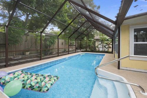 Pool Home Comfortable cozy Single Level