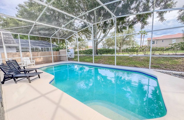 Pool Home With Games Room & South Facing Pool