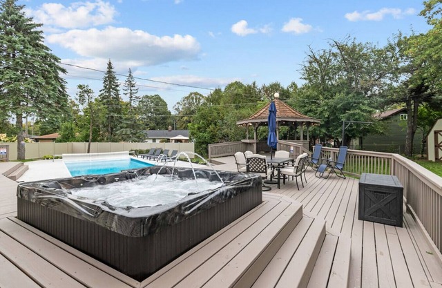 Pool |HotTub|TheaterRoom|Sleeps 15|Grill|Games