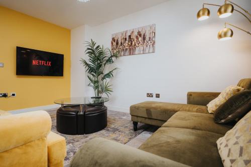 Pool Table - Coop Live Arena, Etihad & City stay