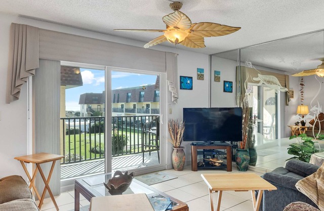 Poolfront 2BR Condo with BBQ Steps To Beach & Pier!