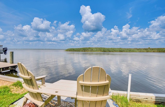 Pools, Boat Ramp & More: Cottage in Virginia Beach