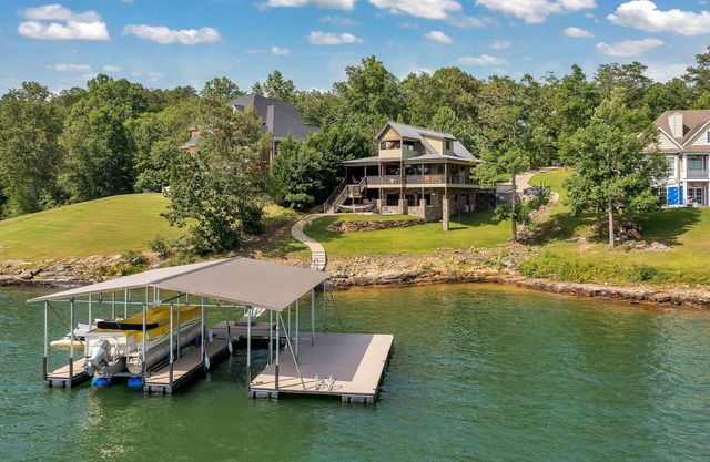Pop's Place: 5 BR, 3 BA in Arley, Sleeps 13