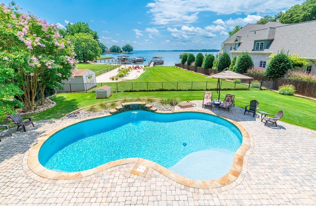 Popular Pet Friendly Lake Home! Pool, Hot Tub & Sandy Beach! Book Summer '26 NOW