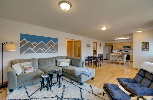 Port Angeles Home < 3 Mi to Olympic Nt'l Park