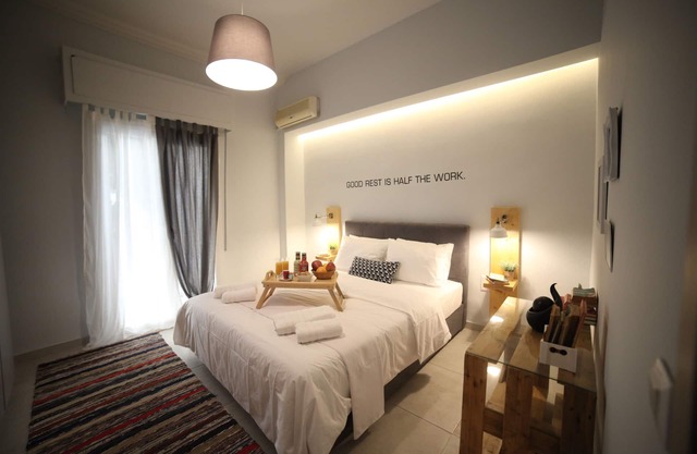 Port Crossroad Apt in Piraeus